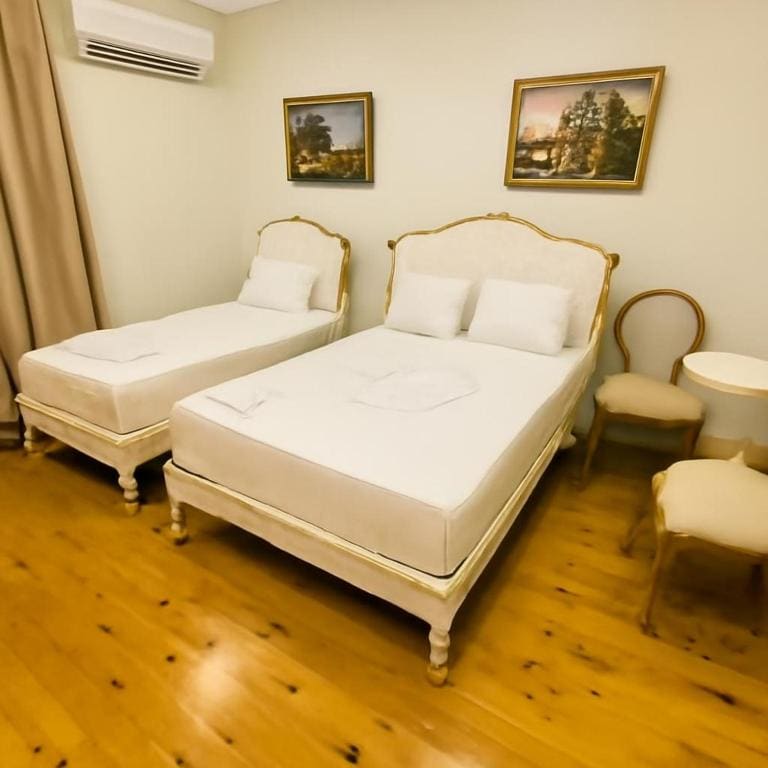 Classic Triple Room room - Image 1