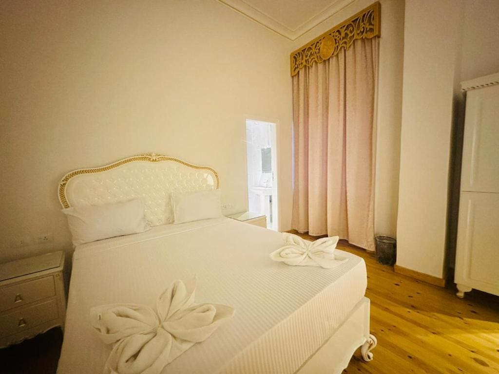 Large Double Room room - Image 2