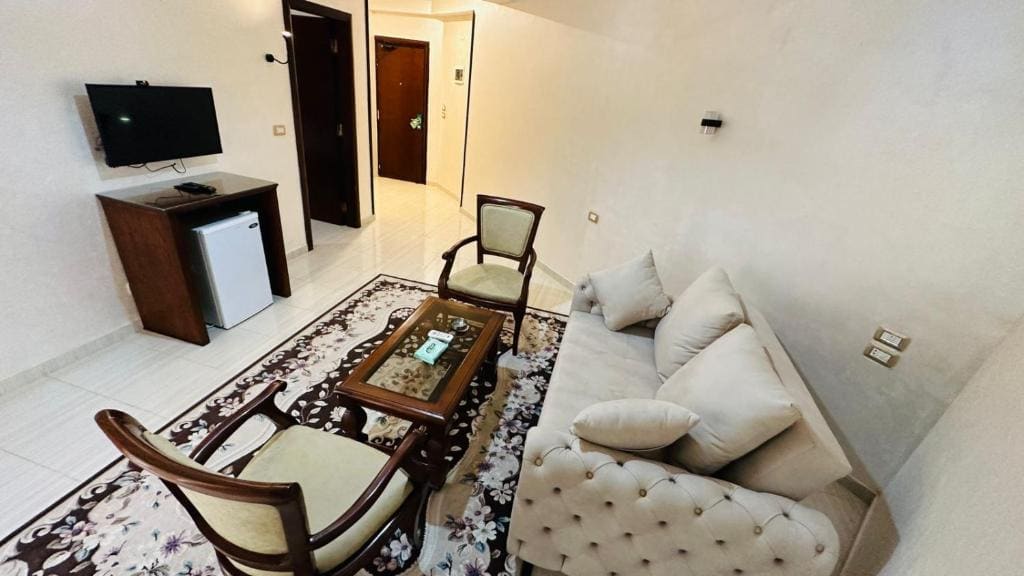 Double Room with Balcony room - Image 3
