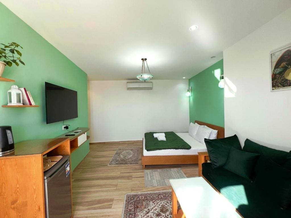 Deluxe Triple Room with Sea View room - Image 1