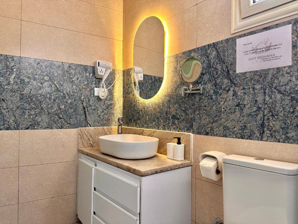 Deluxe Triple Room room - Image 1