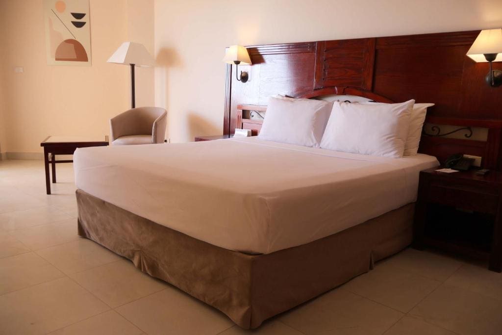Deluxe Double or Twin Room room - Image 2