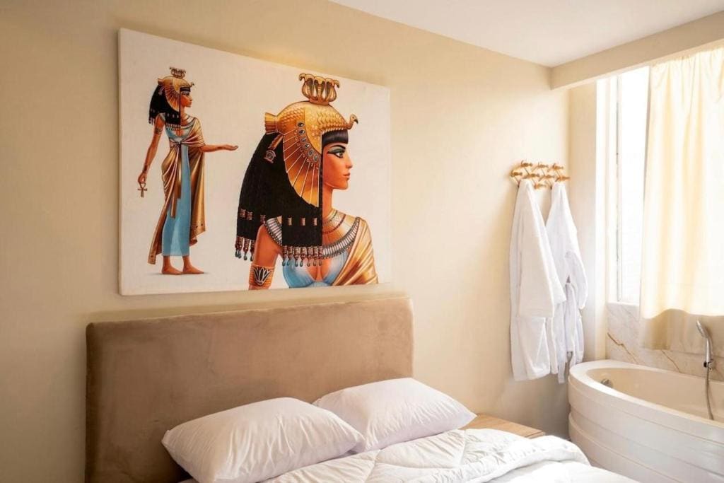 Luxury Quadruple Room room - Image 2