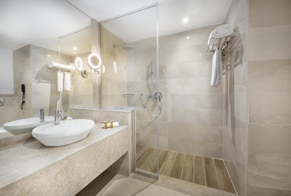 Deluxe Double or Twin Room with Garden View room - Image 1