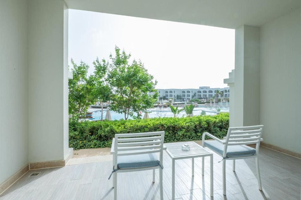 Deluxe Double or Twin Room with Pool View room - Image 1