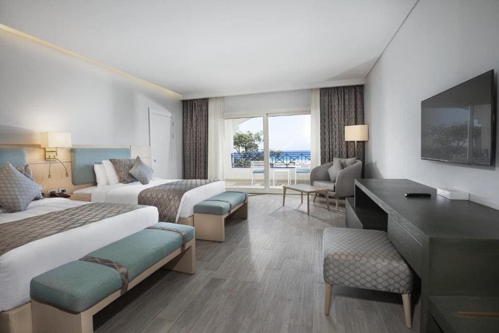 Deluxe Double or Twin Room with Sea View room - Image 2