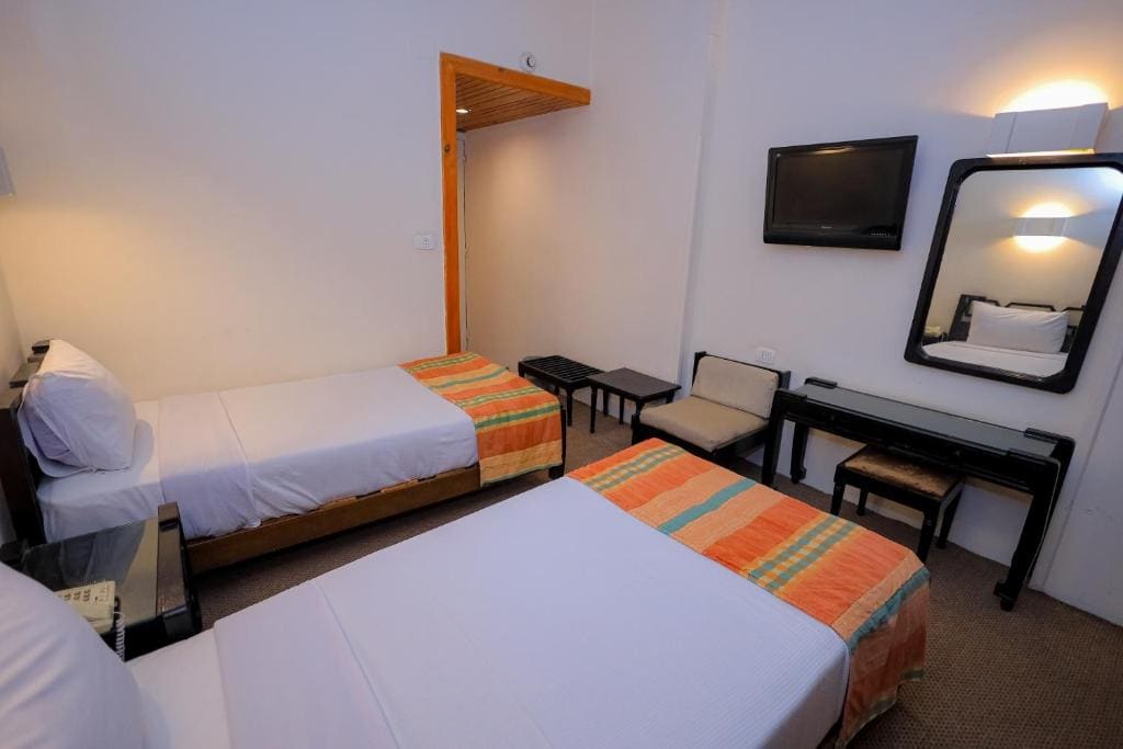 Superior Twin Room room - Image 1