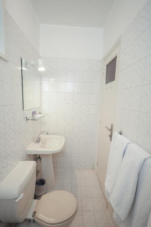 Superior Triple Room room - Image 1