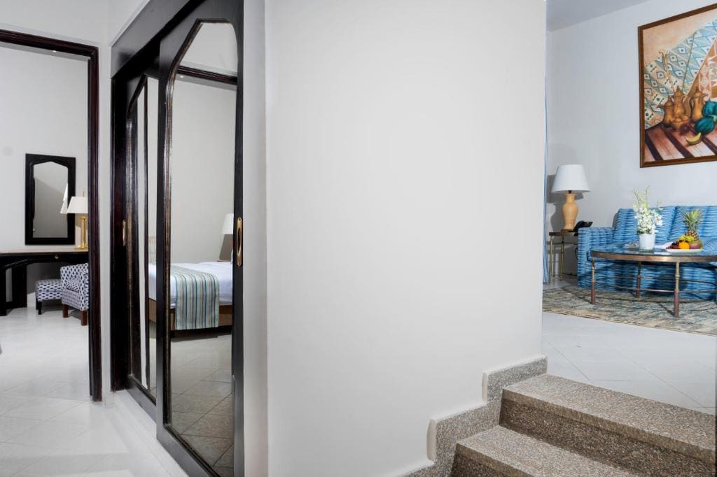 Family Room room - Image 3