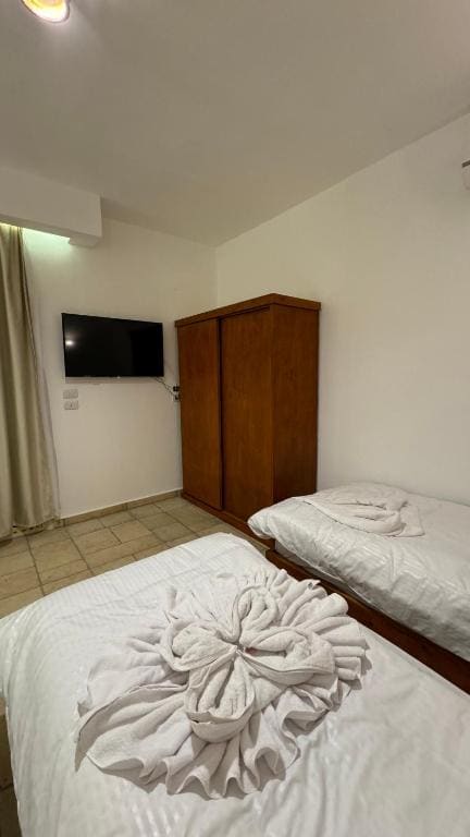Quadruple Room room - Image 2
