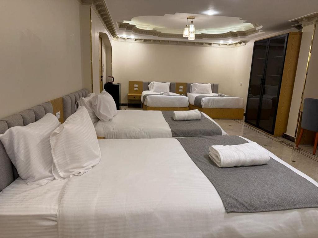 Junior Suite with Balcony room - Image 2