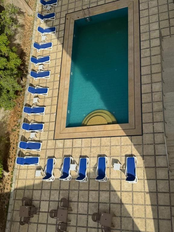 Double Room with Pool View room - Image 2