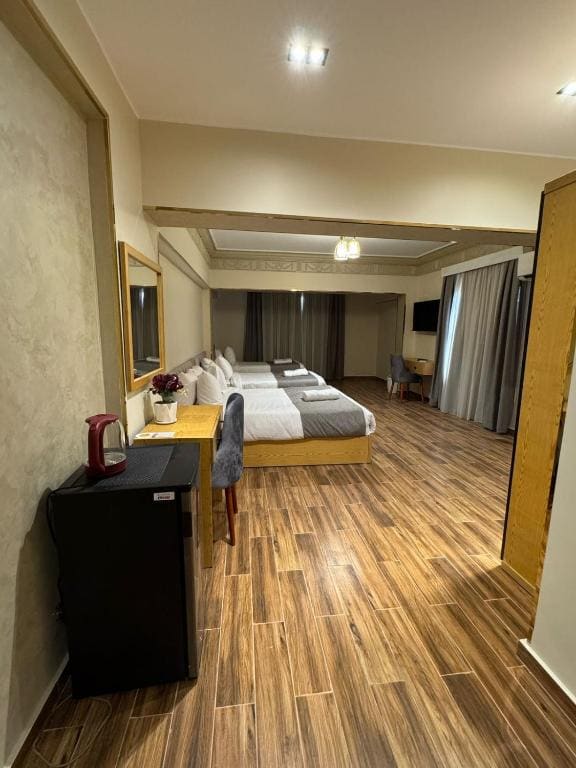 Family Room room - Image 1