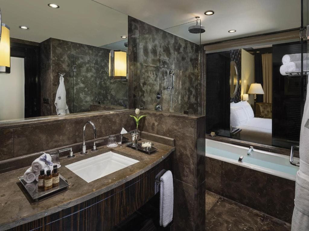 Deluxe Room with Full Nile view room - Image 2