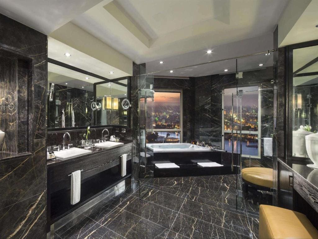 Presidential Suite- Lounge access room - Image 3