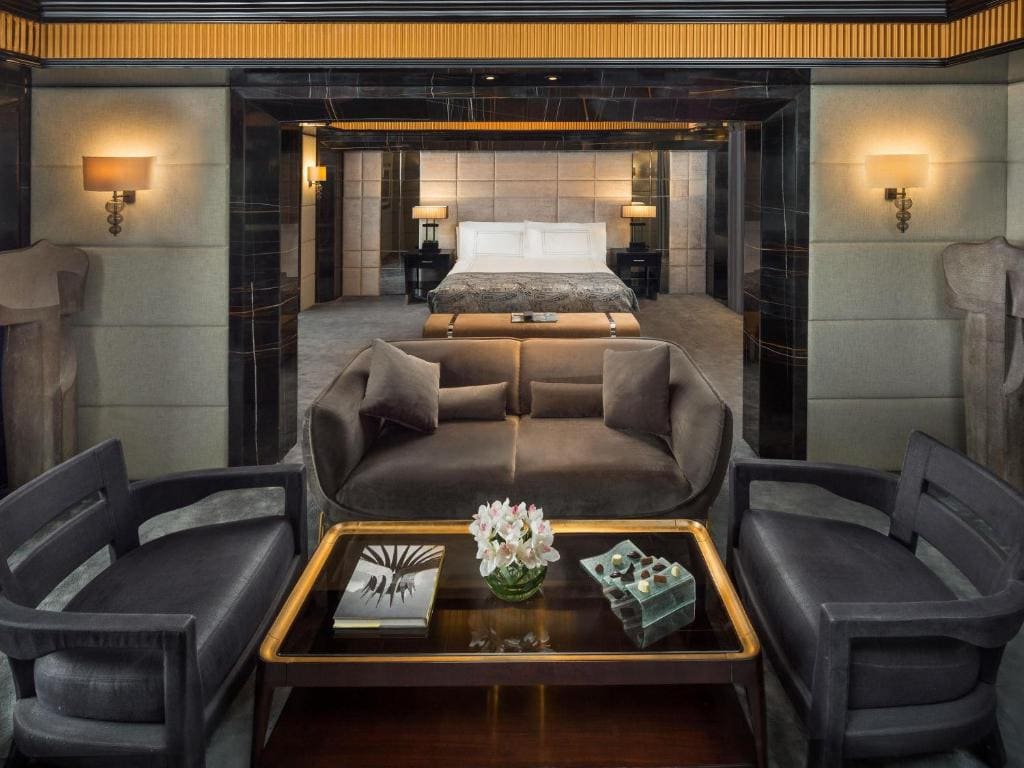 Presidential Suite- Lounge access room - Image 2