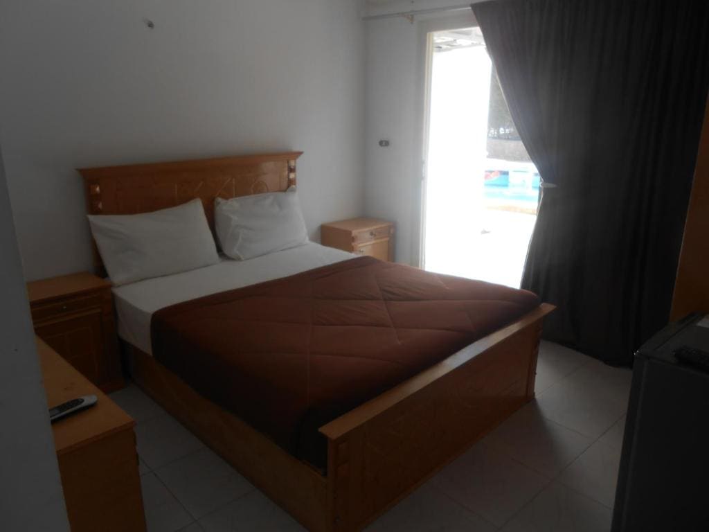 Double Room with Pool View room - Image 1