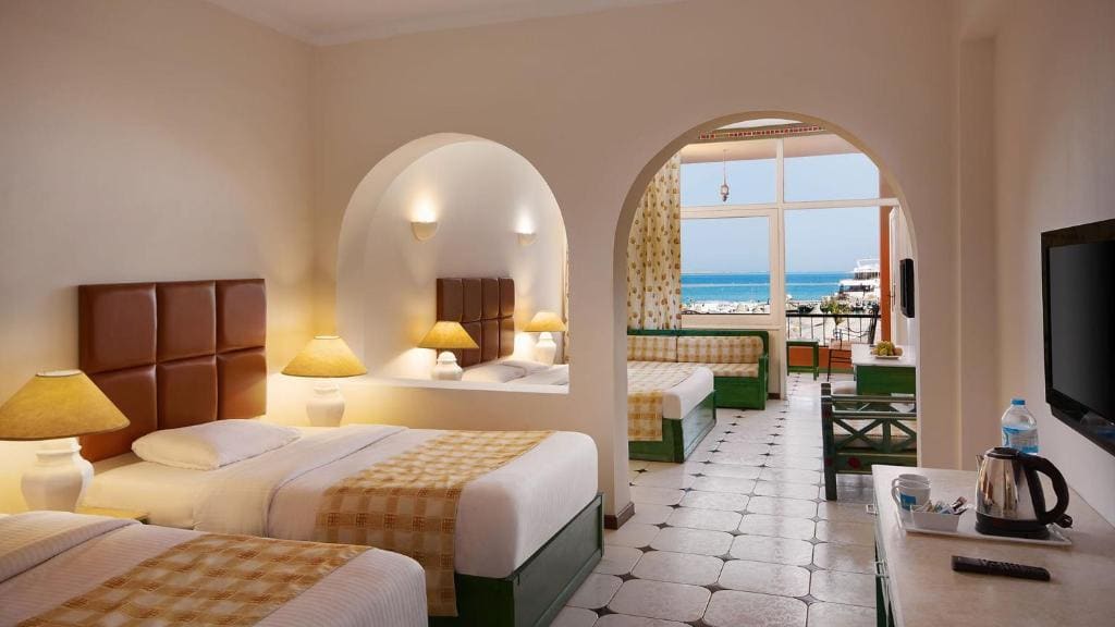 Quadruple Room room - Image 2