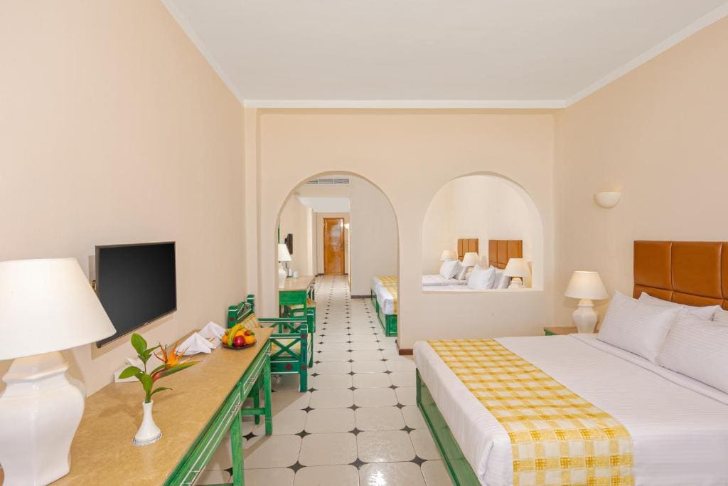 Quadruple Room room - Image 1