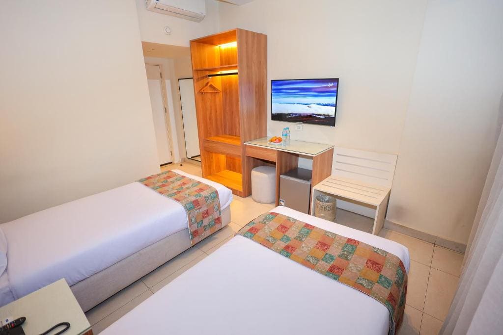 Superior Twin Room room - Image 2