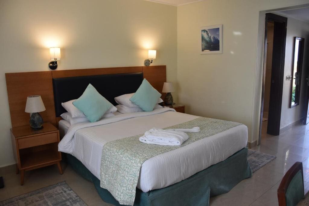 Standard Double or Twin Room with Garden View room - Image 2