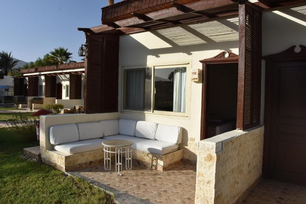Bungalow room - Image 3