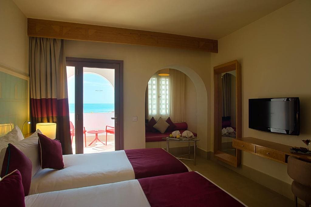 Standard Twin Room with Sea View room - Image 1