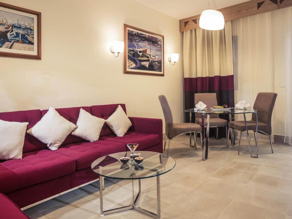 Superior King Suite - Pool Side room - Image 3