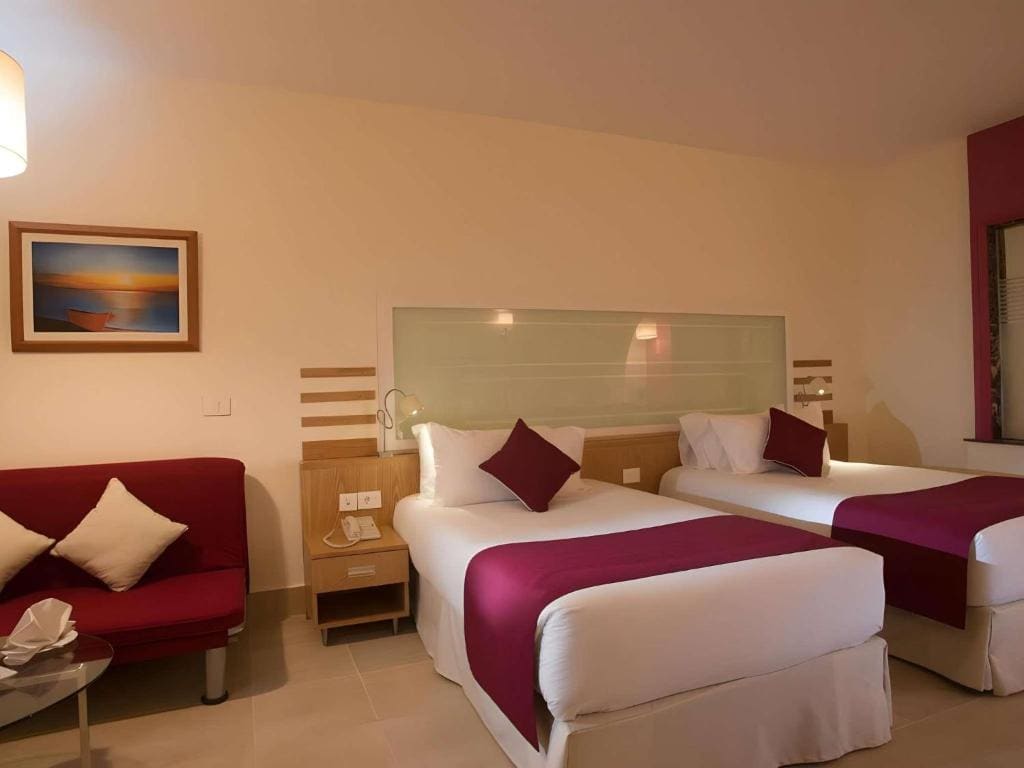 Superior Twin Room with Pool View room - Image 2