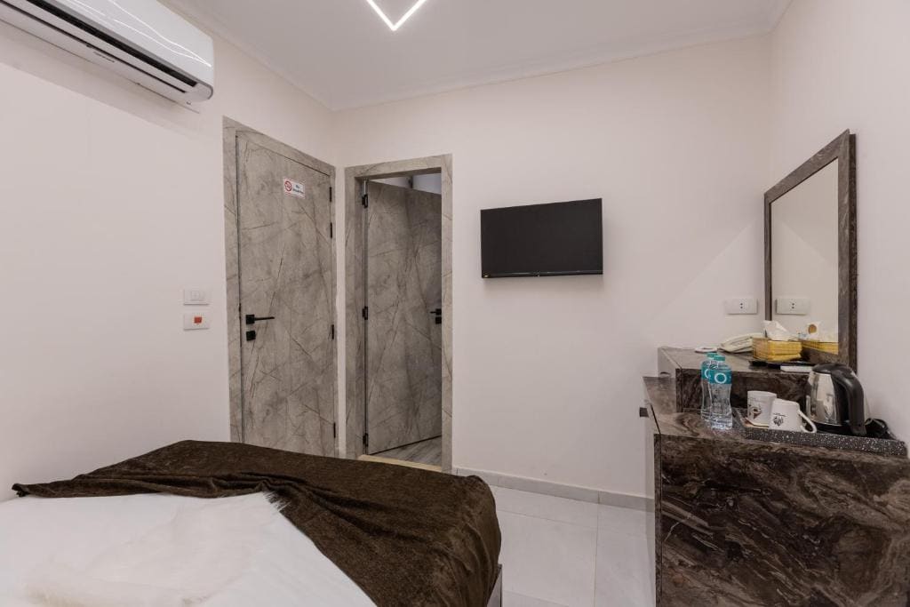 Standard Double Room room - Image 2