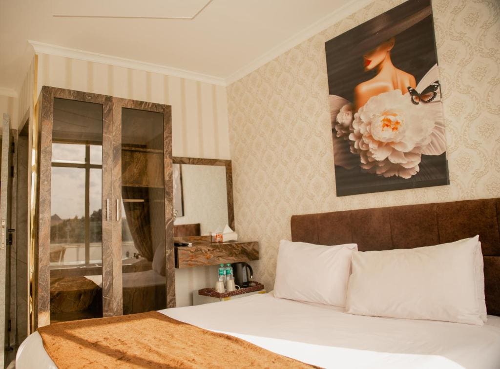 King Tut Suite with Pyramids View room - Image 1