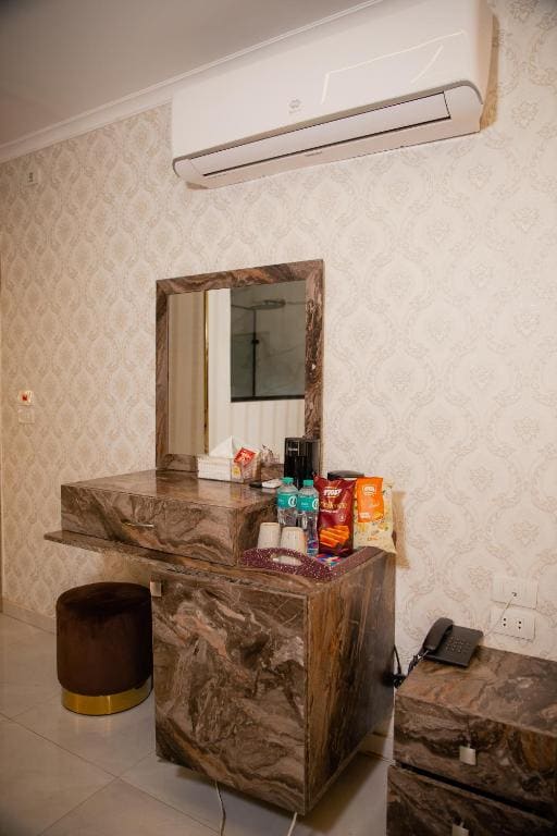 Royal Suite with Pyramids View room - Image 2