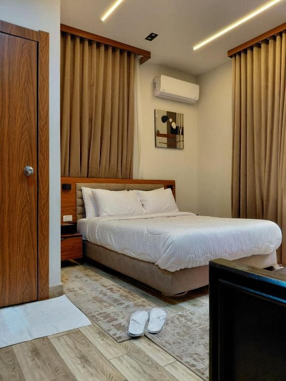 Deluxe Double Room with Balcony room - Image 1