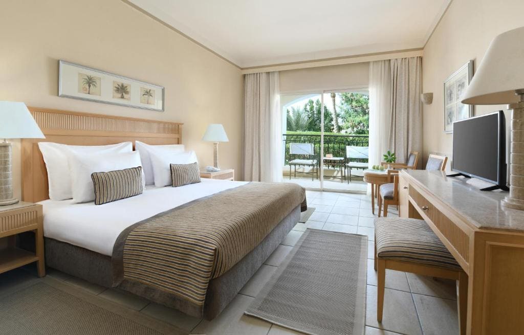 Superior Family Queen or Twin Garden view room - Image 3