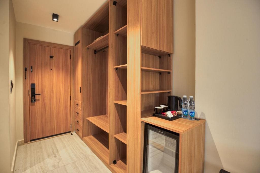 Twin Room with City View room - Image 2