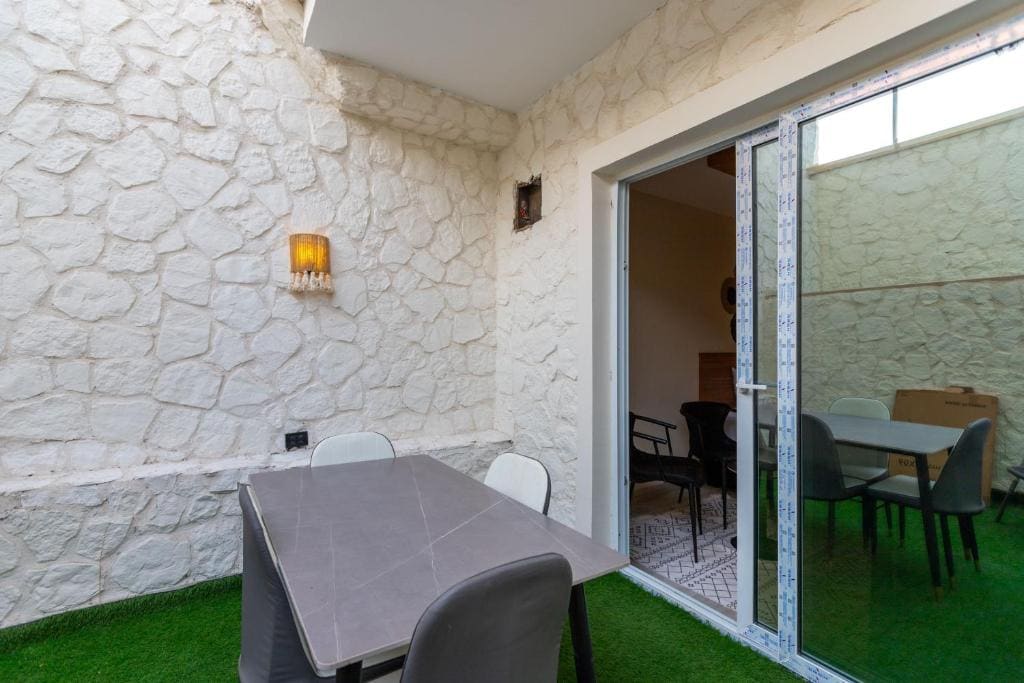 Twin Room with Private Garden room - Image 2
