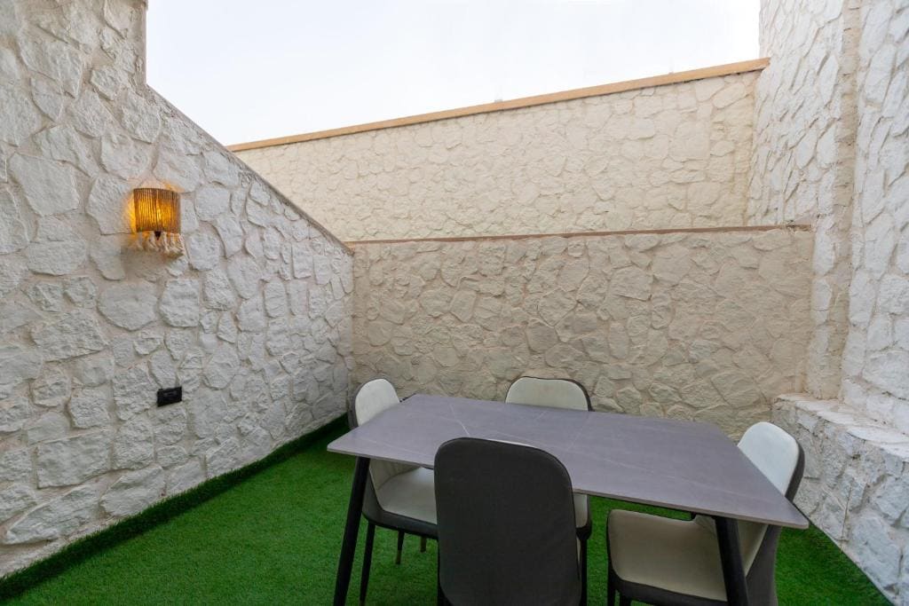 Twin Room with Private Garden room - Image 3