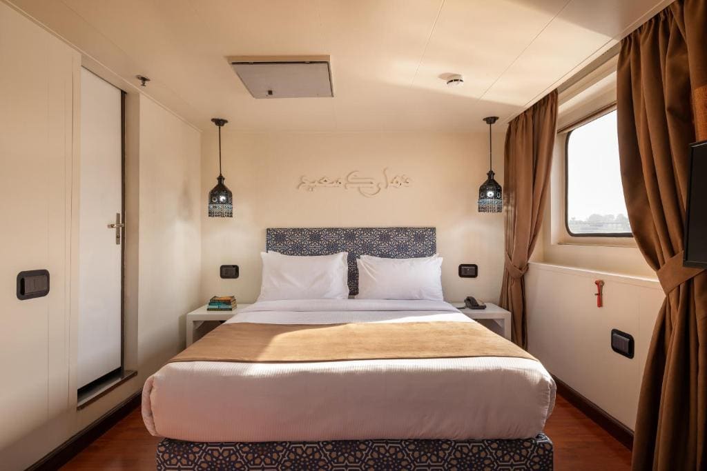 Suite with River View with Sightseeing room - Image 2