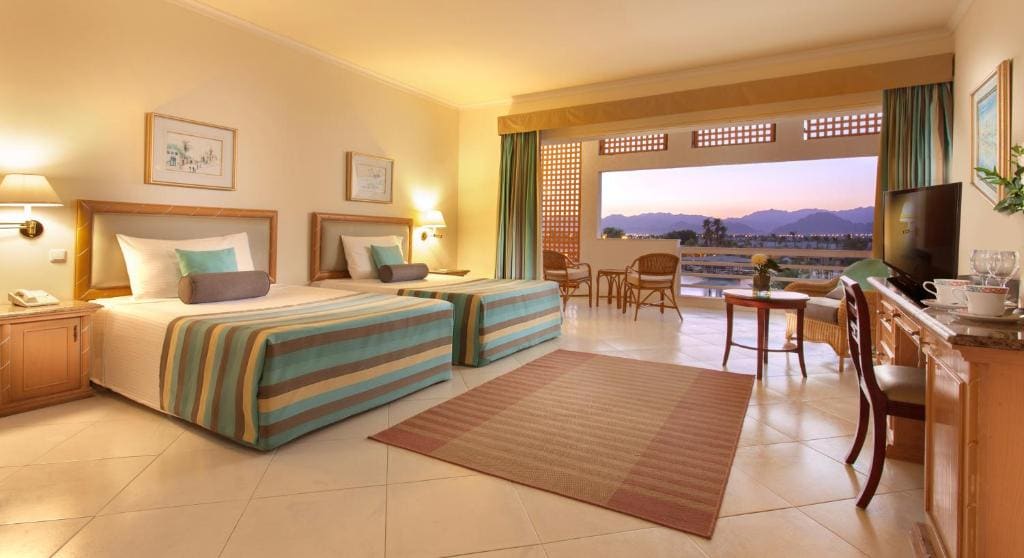 Deluxe Room room - Image 2