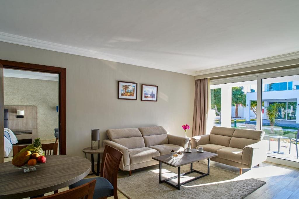 Executive Suite room - Image 1