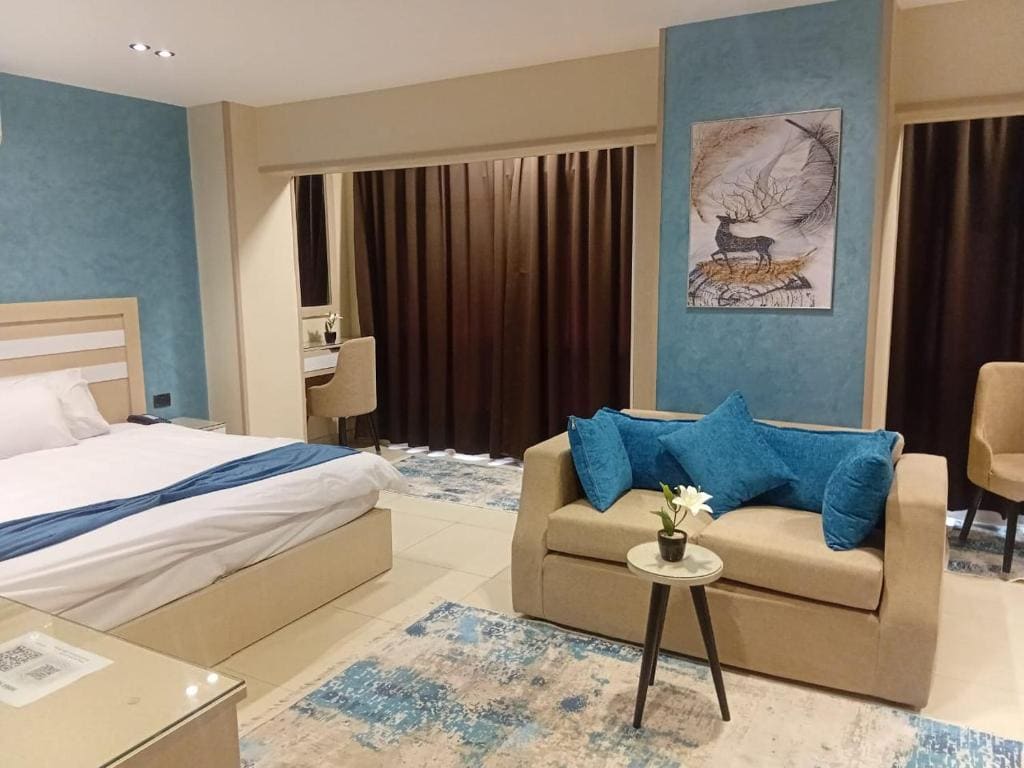 Studio with Balcony room - Image 2