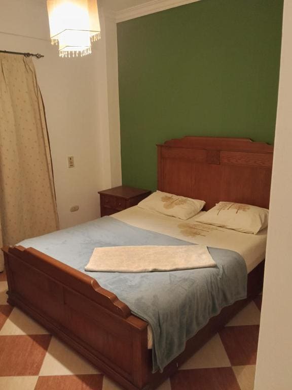 Double Room with Shared Bathroom room - Image 3