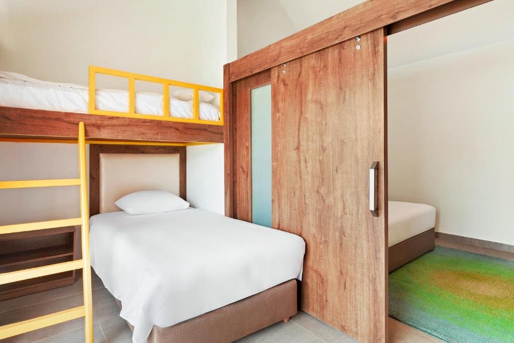 Bungalow Room with Pool View room - Image 1