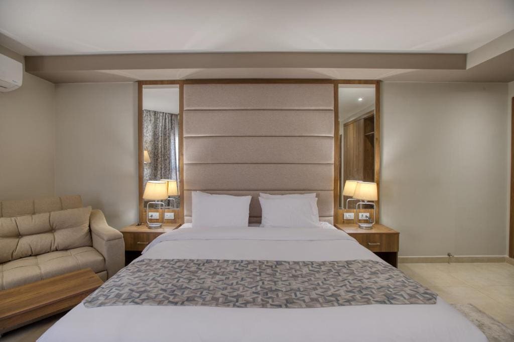 King Room with Balcony room - Image 1
