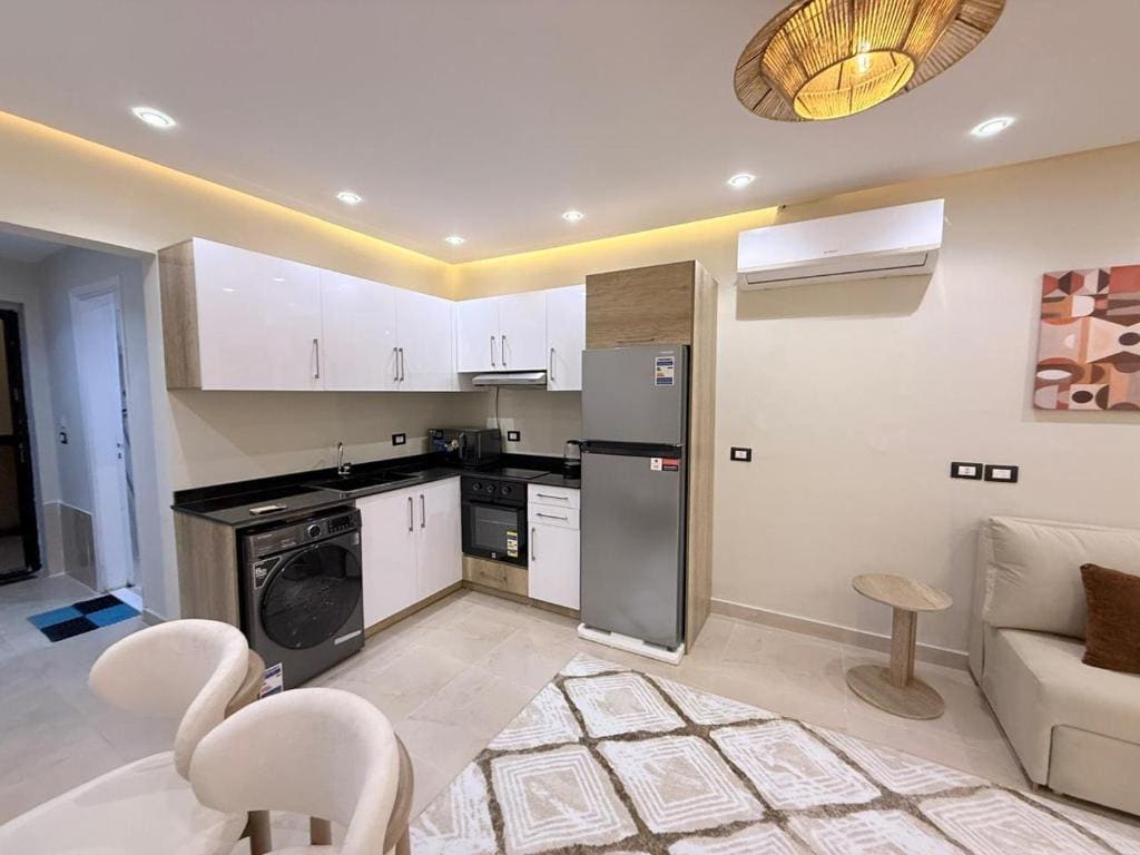 Studio with Pool View room - Image 1