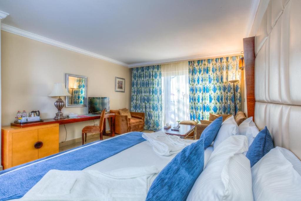 Junior Suite with Sea View -Egyptians And Residents Only room - Image 1