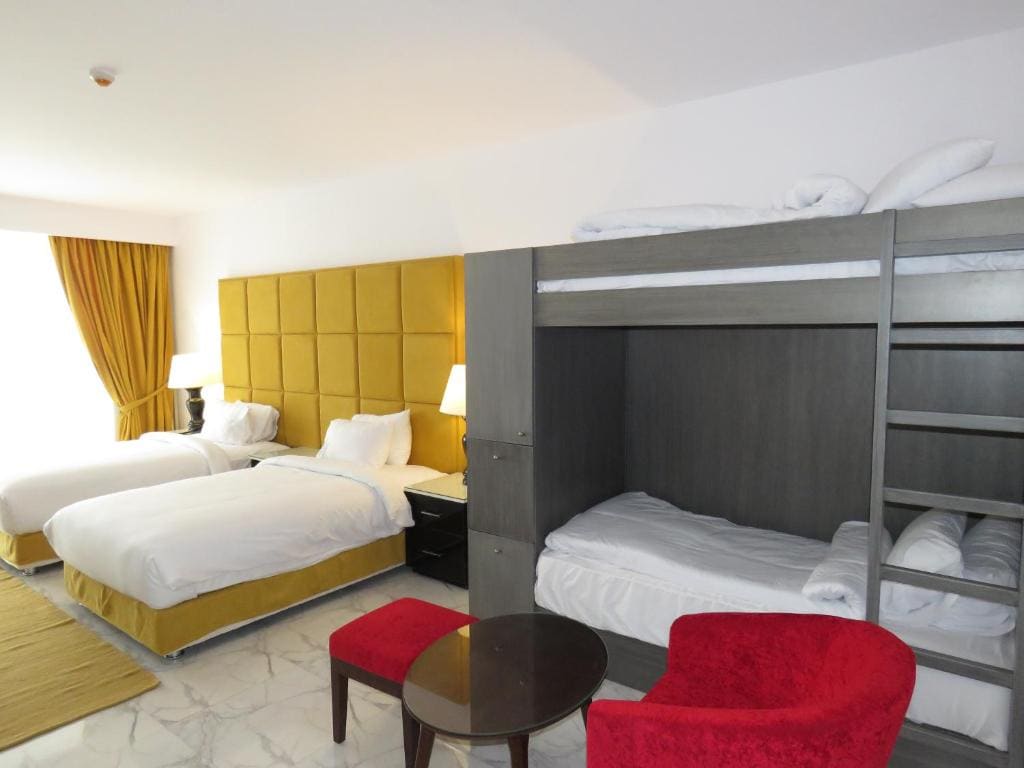 Family Room with Sea View room - Image 3
