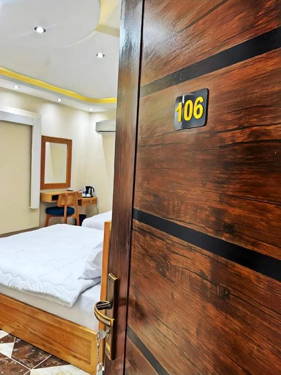 Budget Triple Room room - Image 3