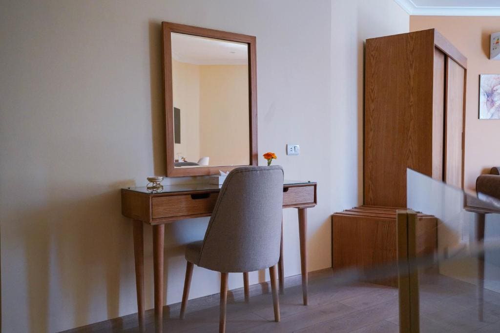Suite with River View room - Image 2