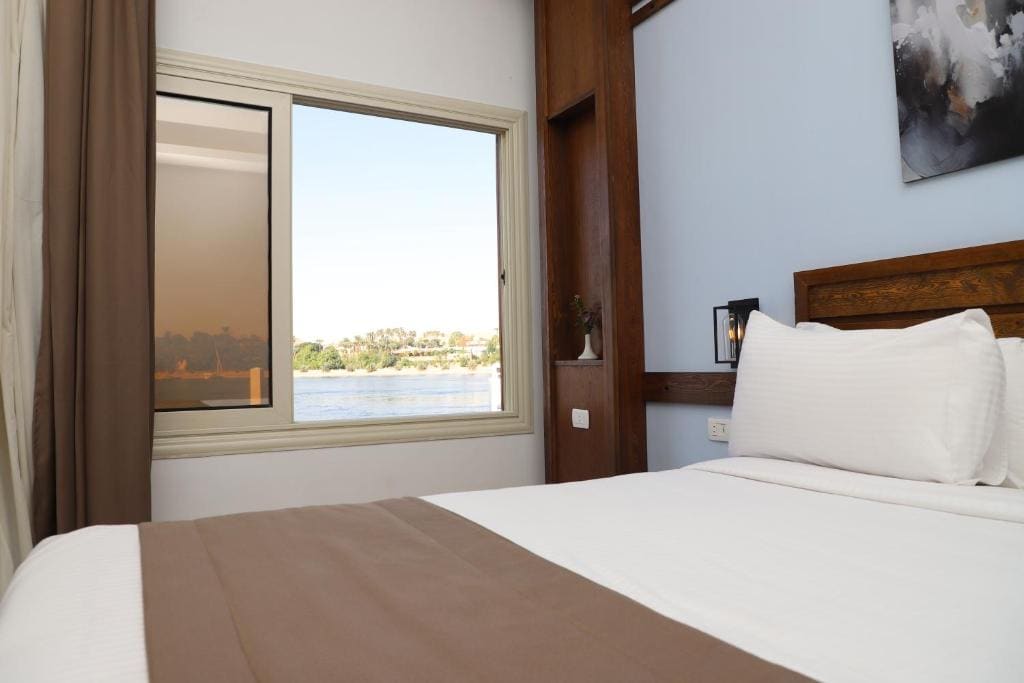 Obelisk Nile Shore Room room - Image 2